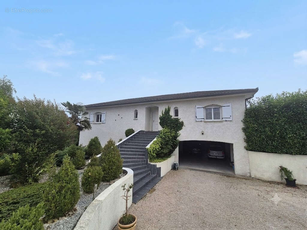 Maison Arnaud Guilhem 6 pièce(s) 150 m2 - photo 10