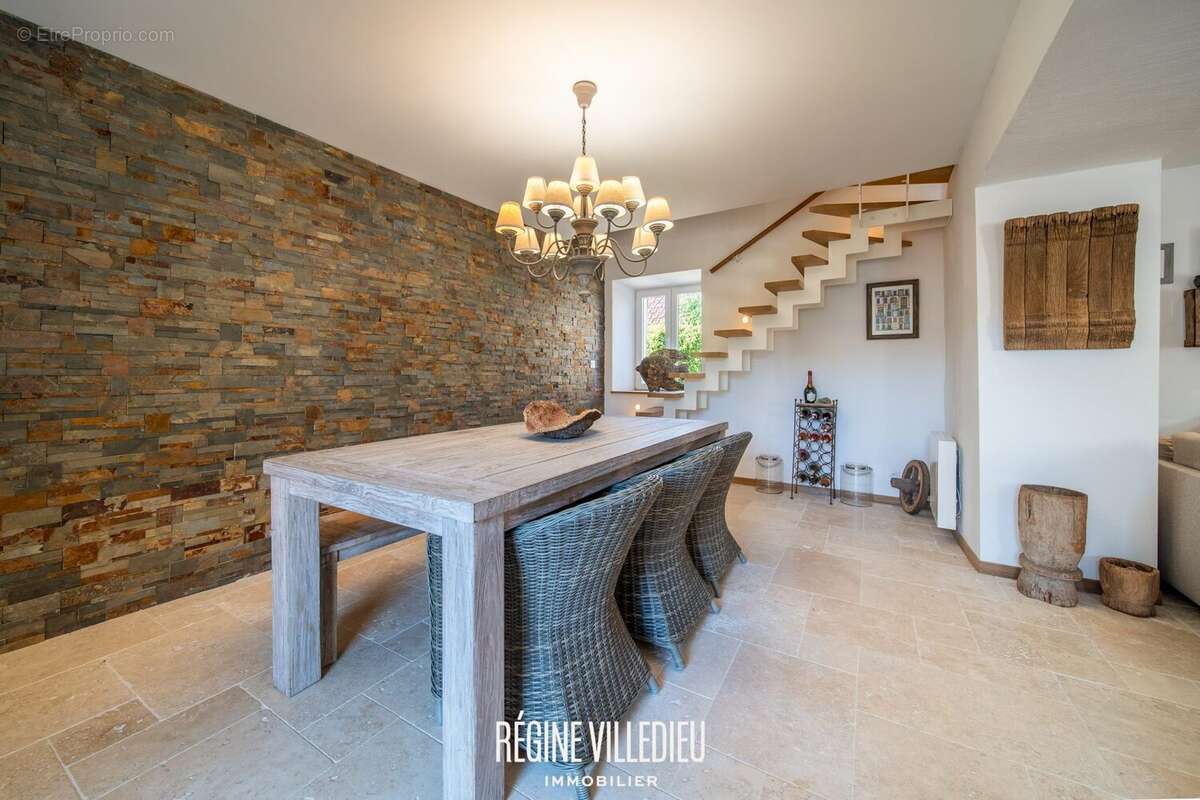 Maison à LES MOITIERS-D&#039;ALLONNE