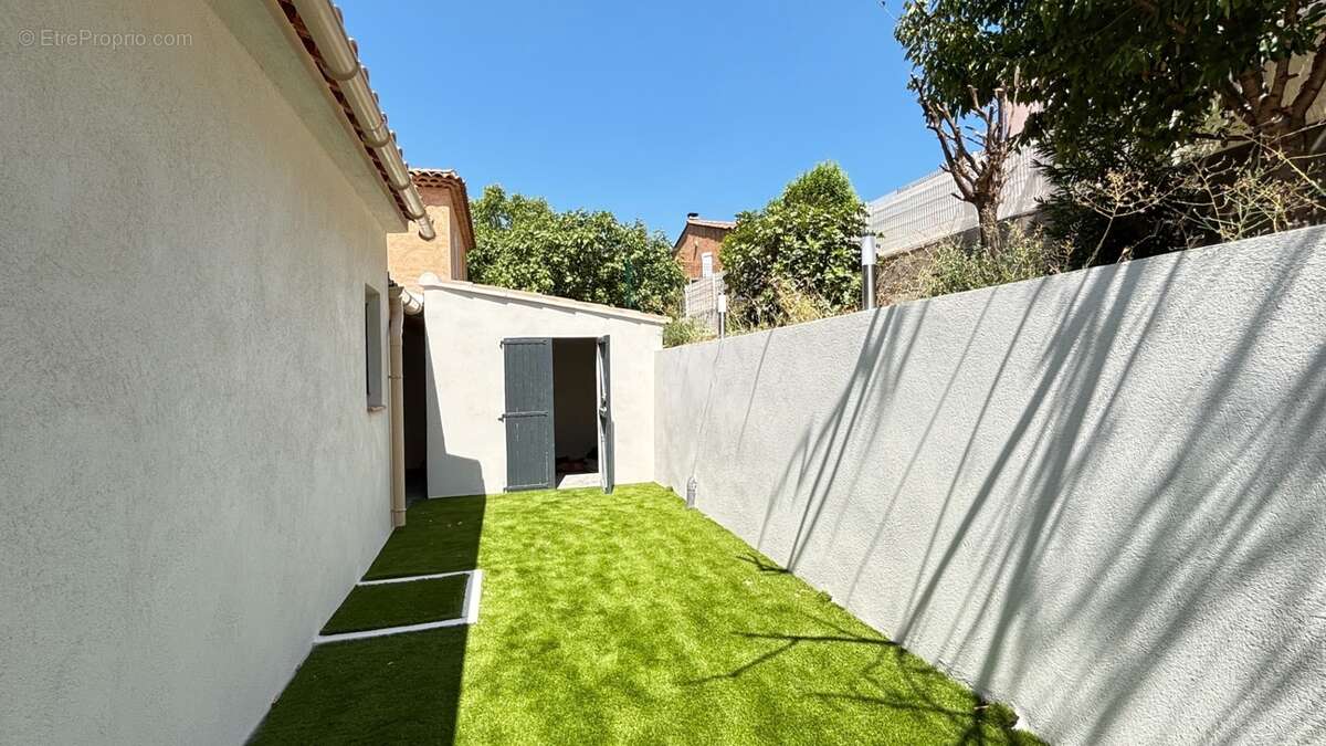À vendre – Belle maison T4 avec piscine, jardin et terrasse - photo 5