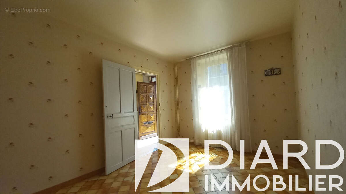 Maison à FOUGERES