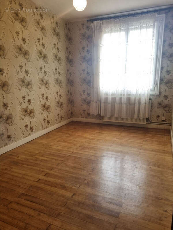 Maison à BEAULIEU-SUR-LAYON