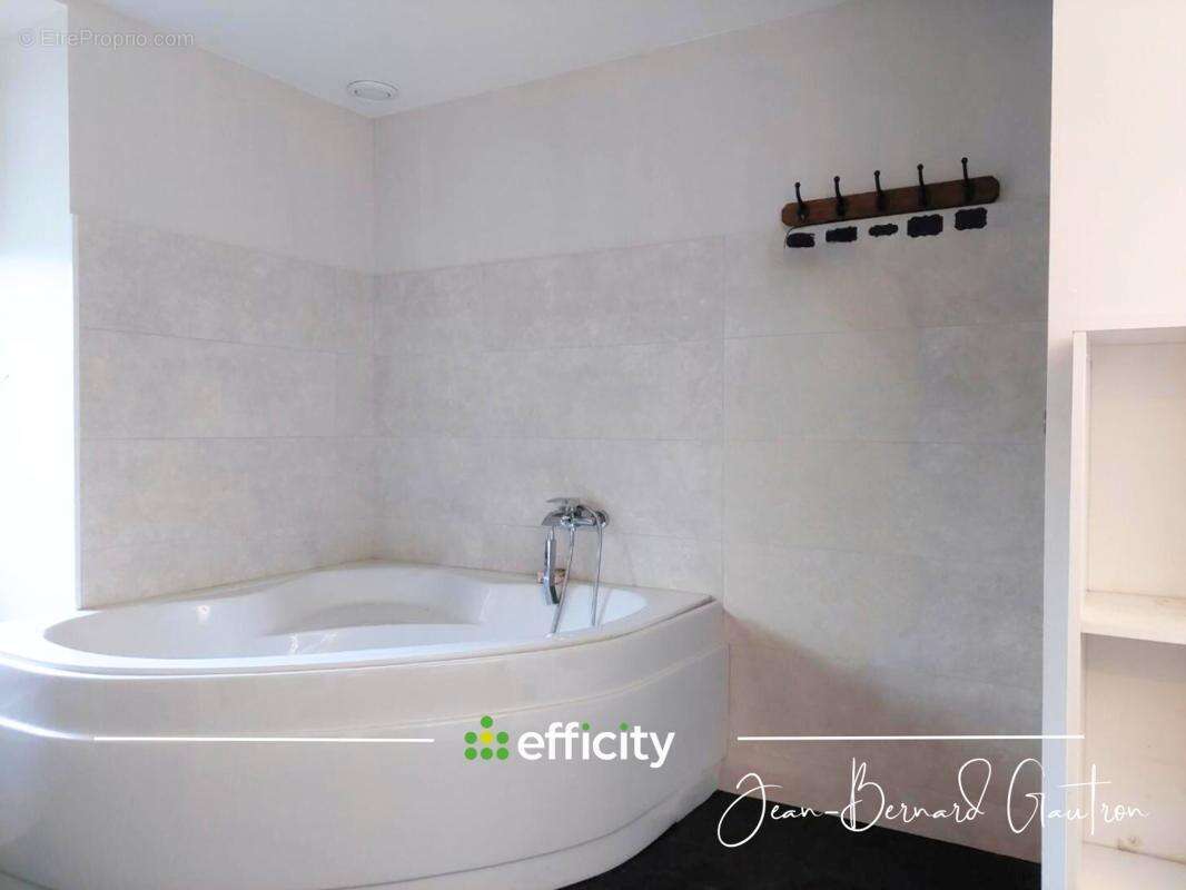 Maison à POMMERIT-LE-VICOMTE