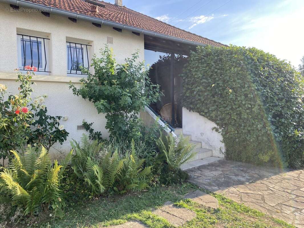 Maison à CHATEAUNEUF-LA-FORET
