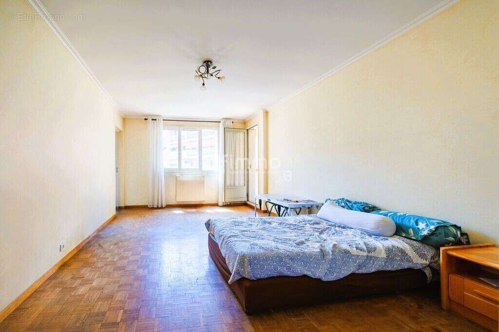 Appartement à MARSEILLE-3E