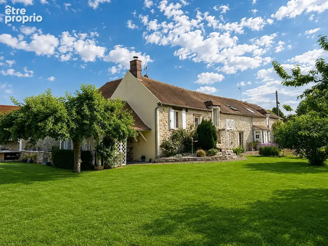 Maison à HOUDAN