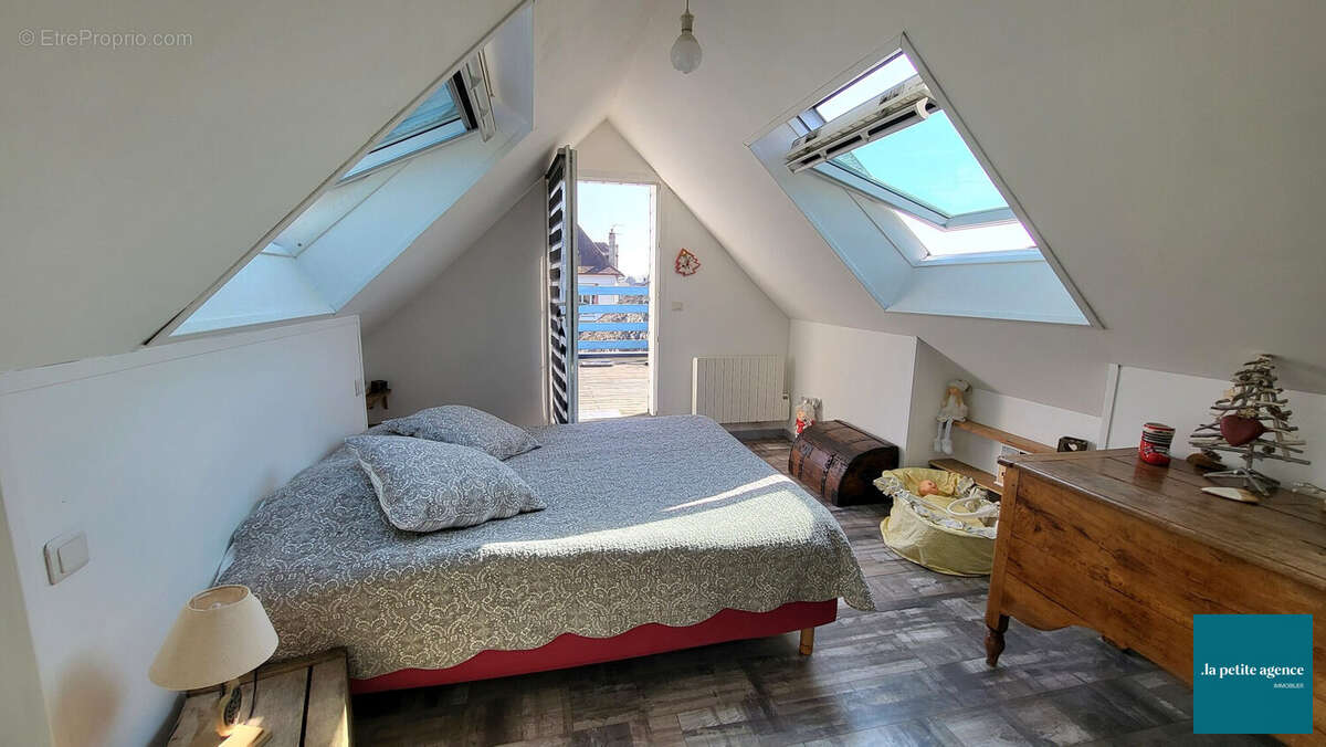 Maison 225 m² à Merville-Franceville-Plage  - photo 9