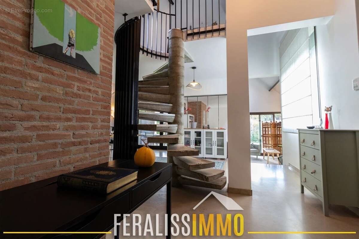 Maison à JOUY-LE-MOUTIER