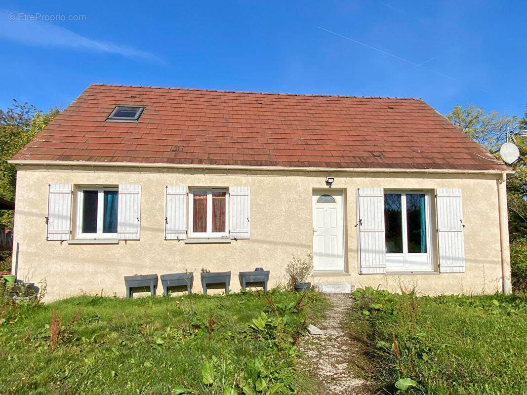 Maison à MONT-SAINT-PERE