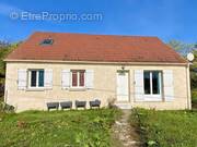 Maison à MONT-SAINT-PERE