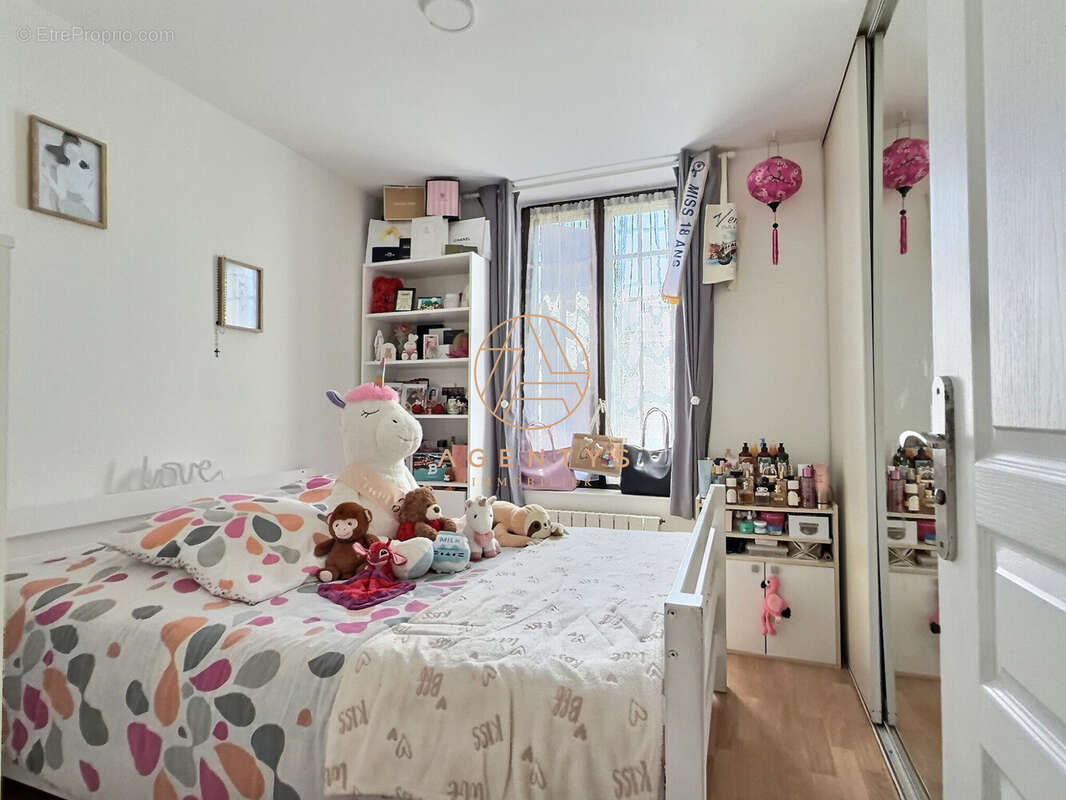Appartement à SAINT-MAUR-DES-FOSSES