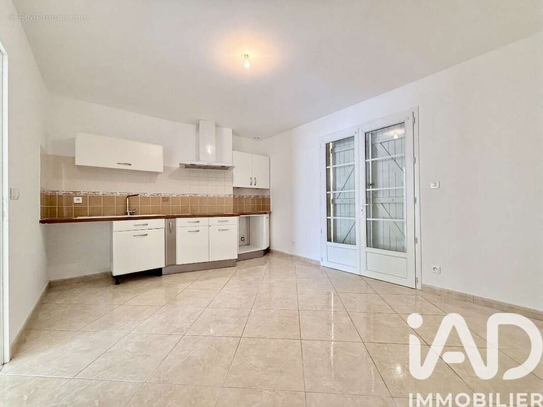 Photo 2 - Maison à CHAMPFORGEUIL