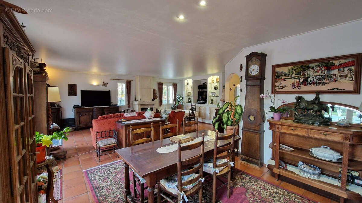 Maison à LE CANNET-DES-MAURES