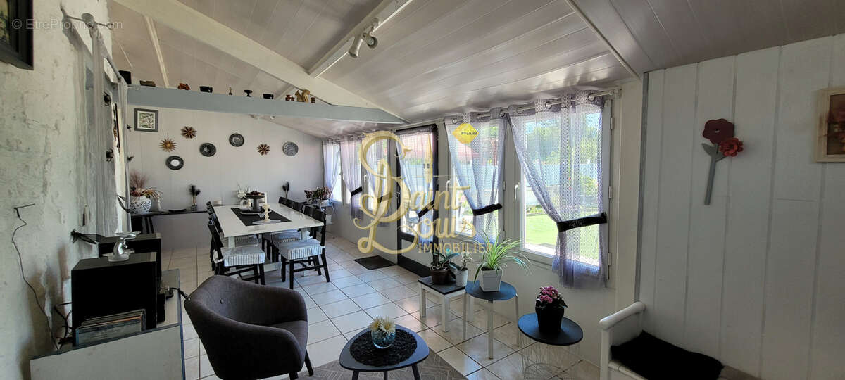 Maison à CHAMPIGNY-SUR-VEUDE