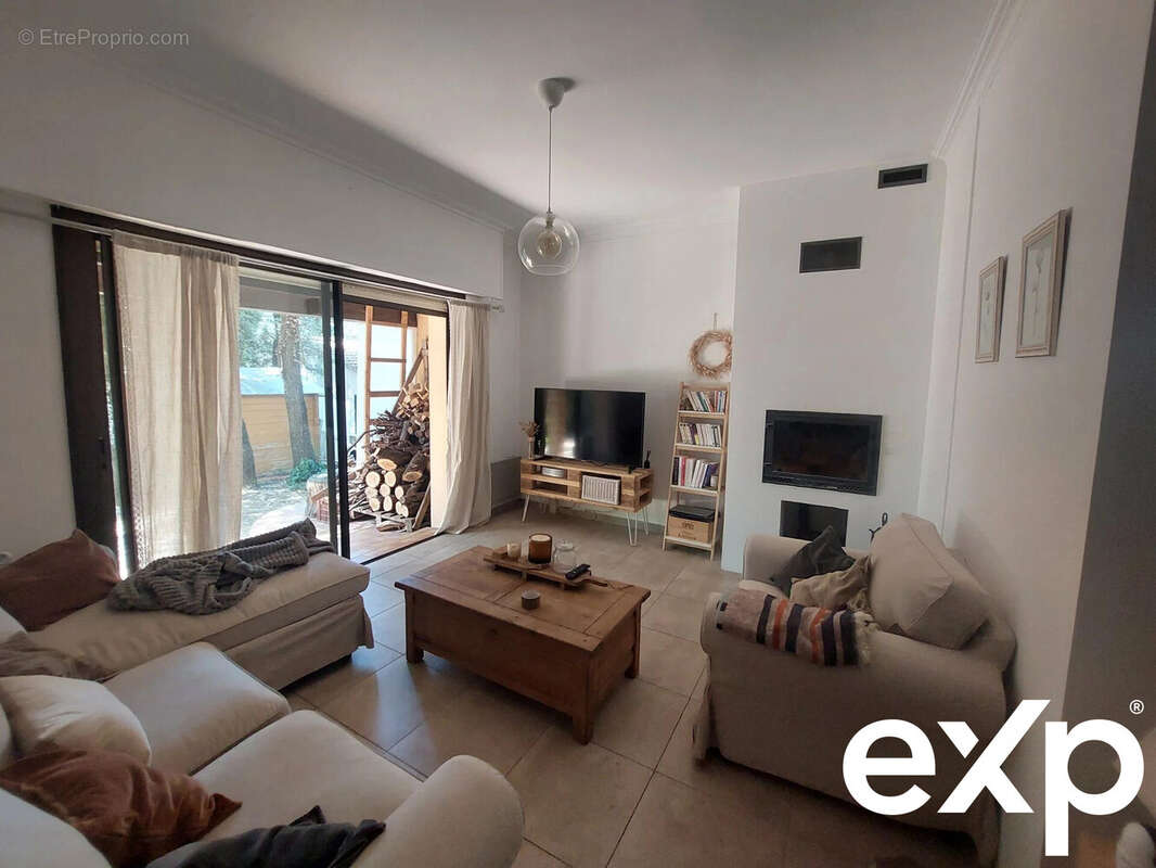 Maison à BOISSET-ET-GAUJAC