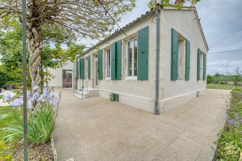 Maison à PORT-DES-BARQUES