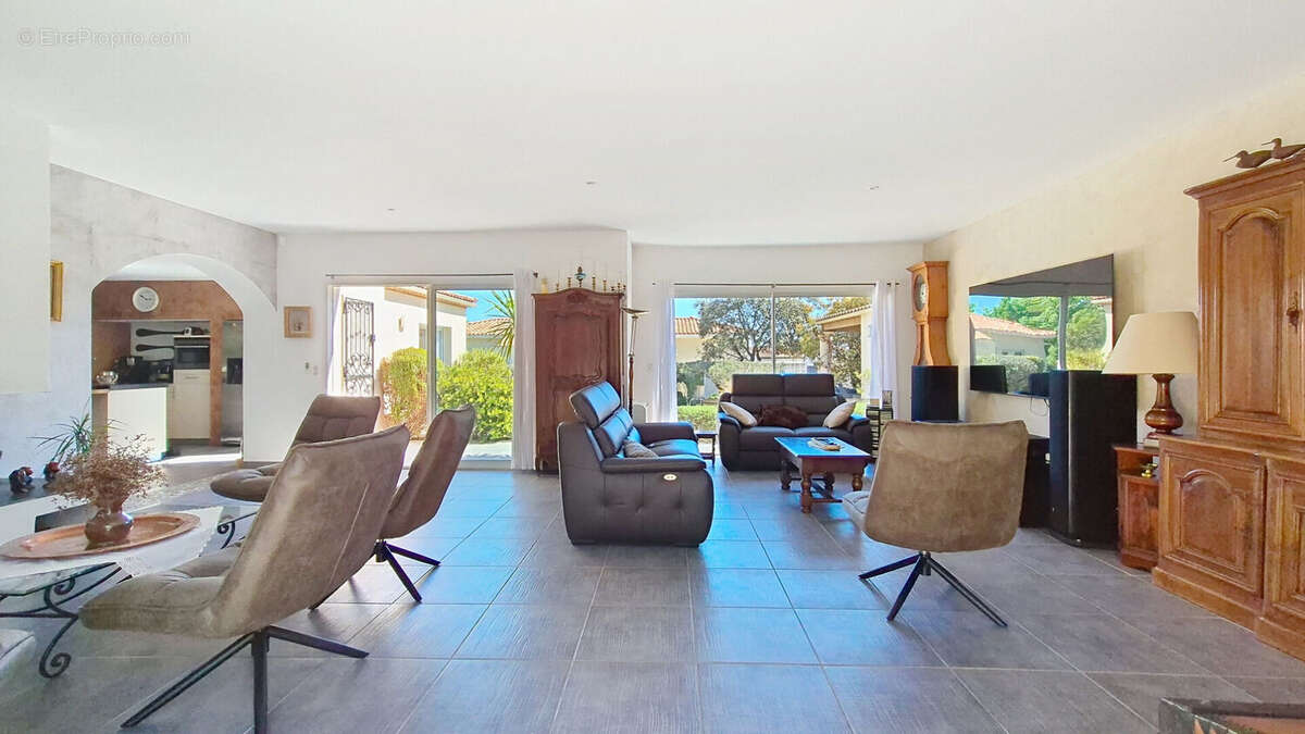 Villa contemporaine familiale de 220 m² en fond d'impasse, au calme et sans vis-à-vis - photo 7