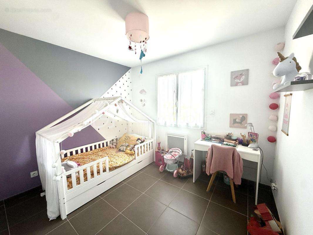 Maison à VAILHAUQUES