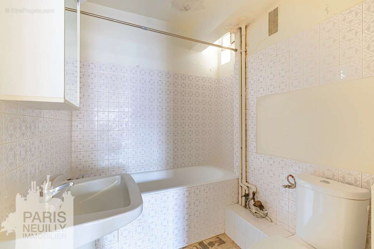 Appartement à PARIS-16E