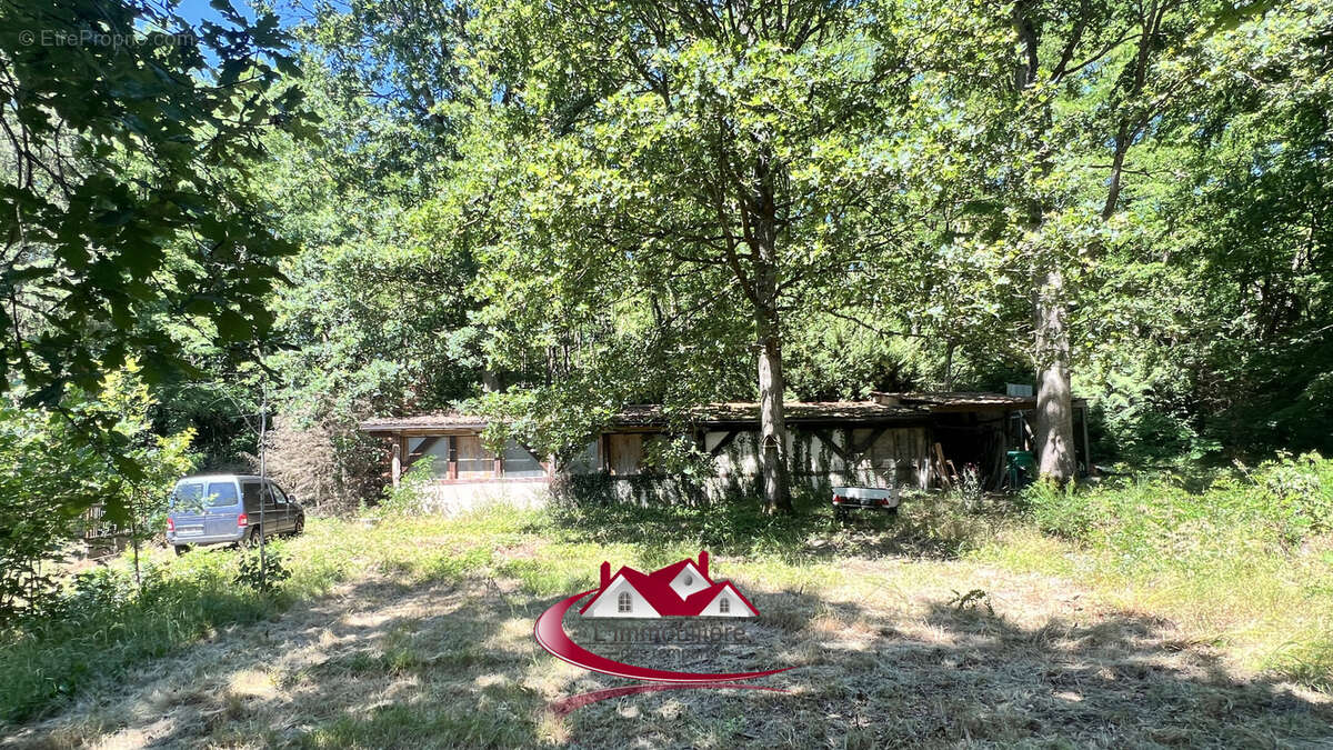 Maison ancienne sur plus de 2500 m2 de terrain - photo 13
