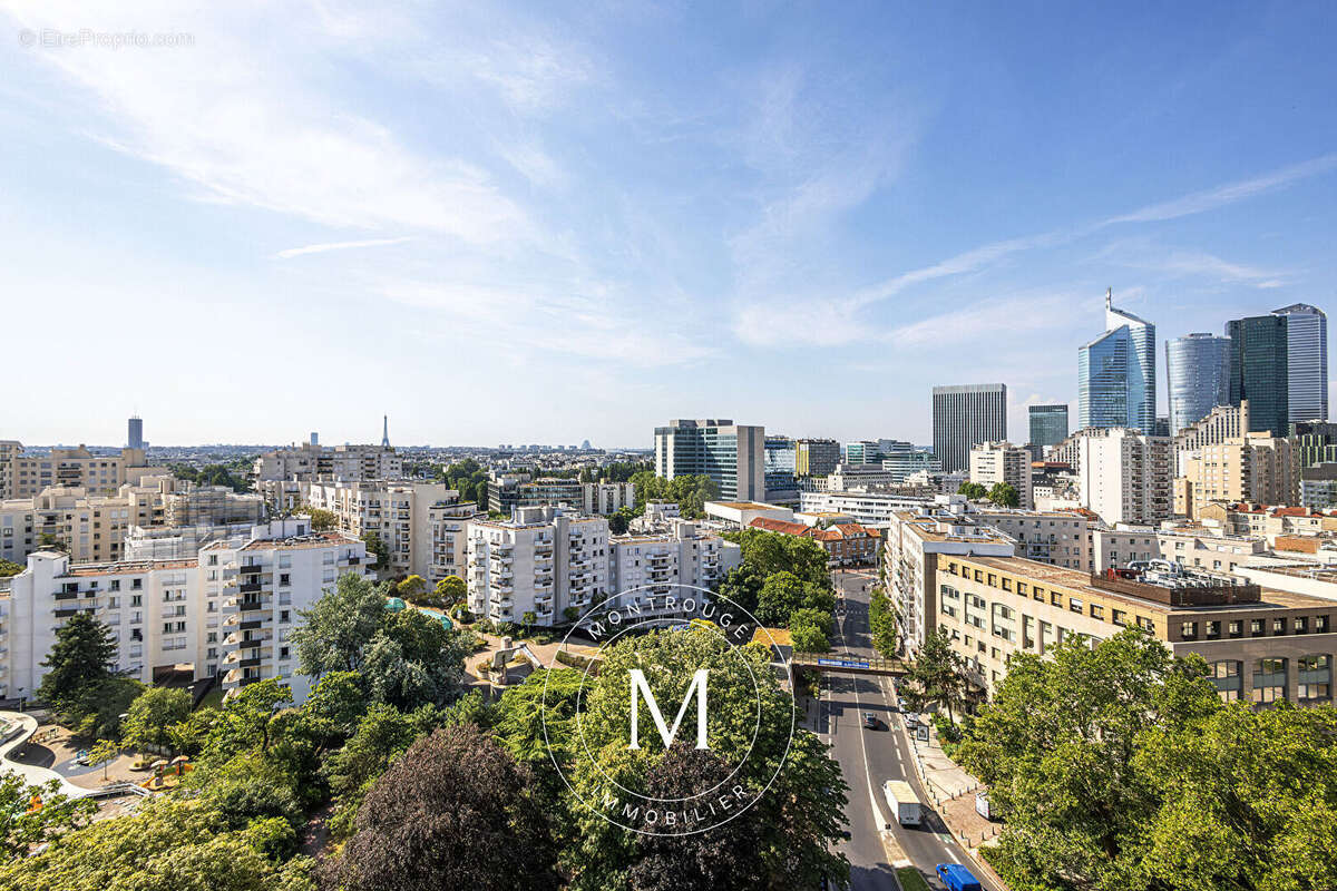 Appartement à COURBEVOIE