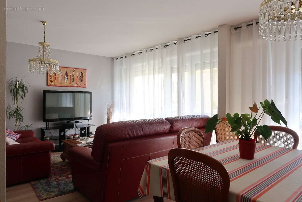 Appartement à SAINT-ETIENNE
