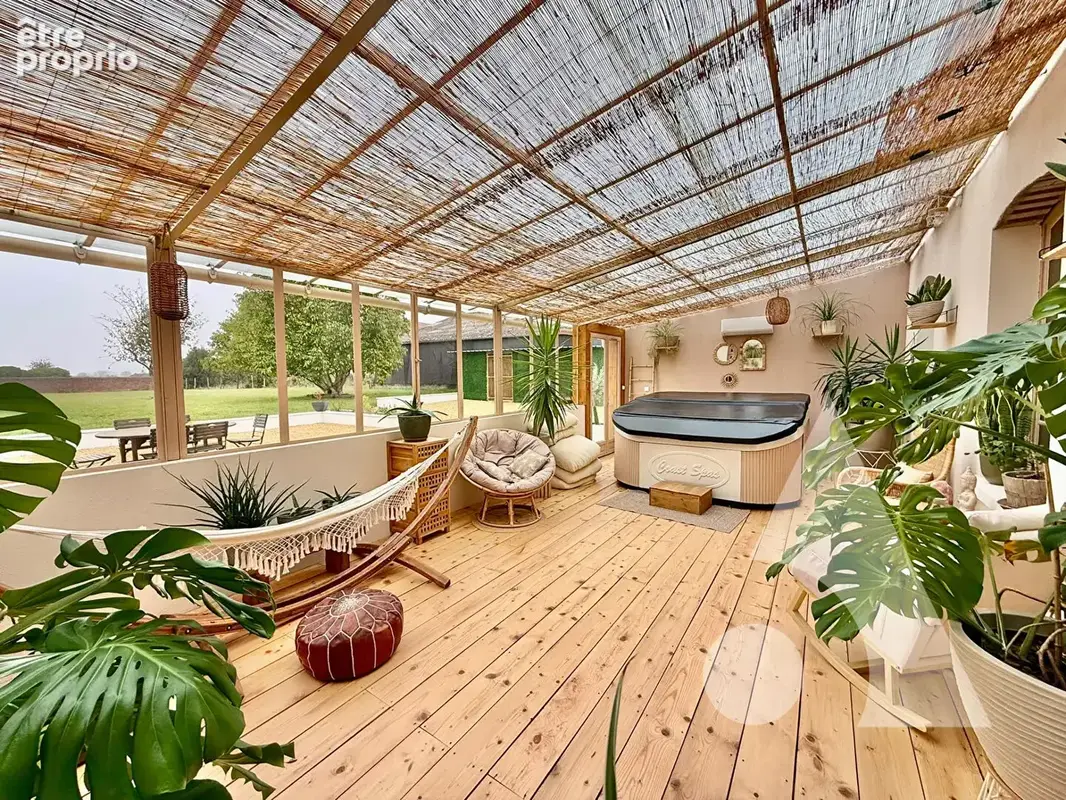 Longère de rénovée de 250m² avec grand terrain et dépendances - photo 3