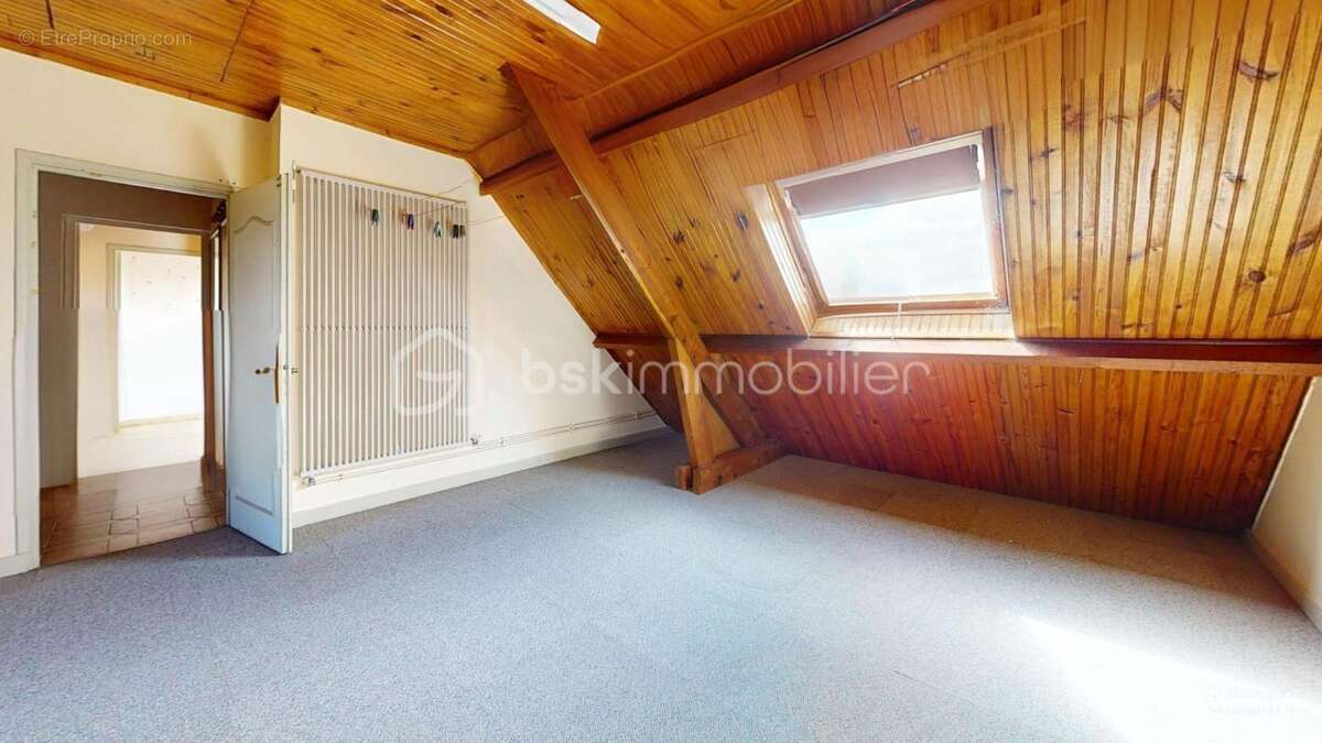 Maison de maçon traditionnelle + dependances - photo 6