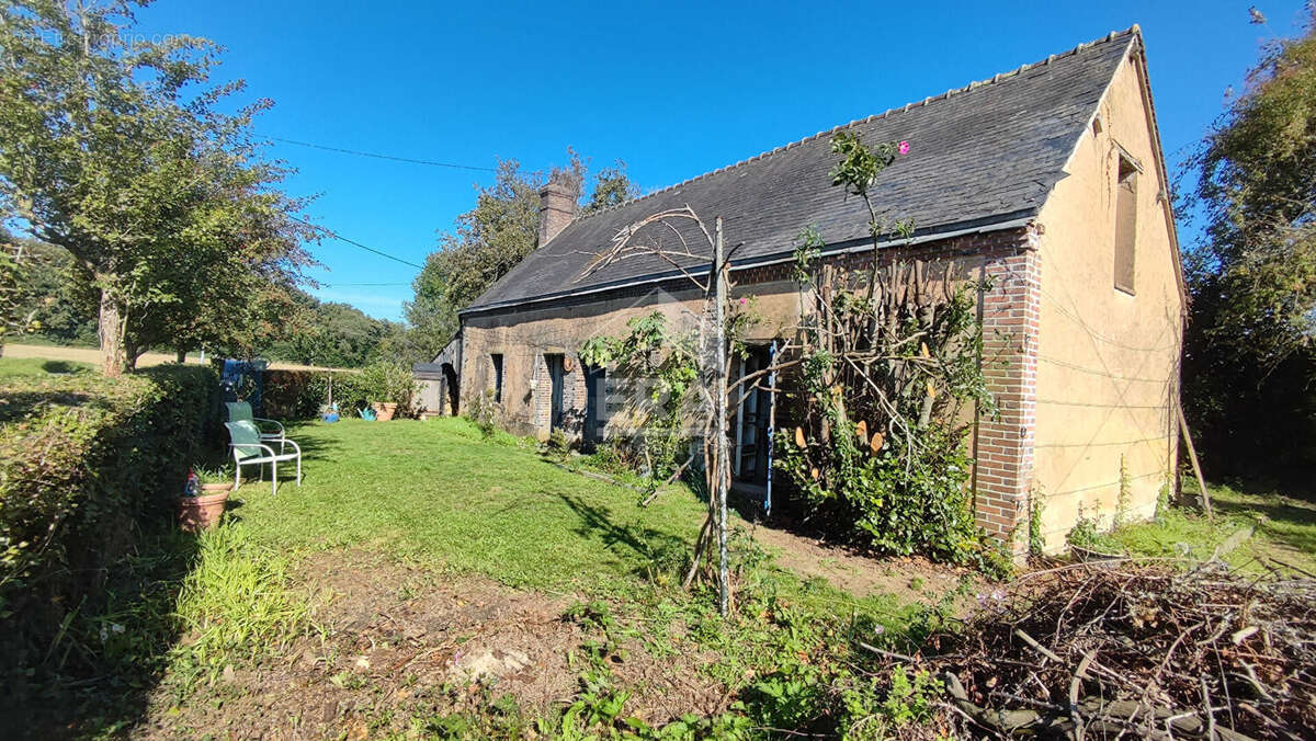 Maison à THIRON-GARDAIS