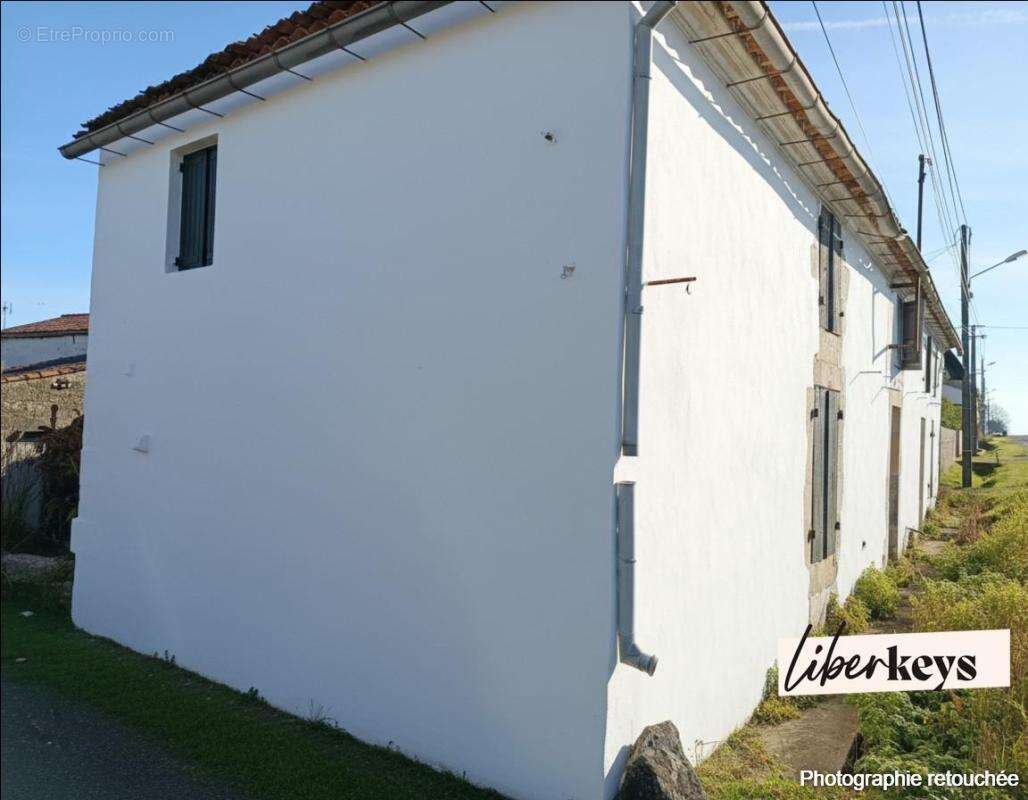 Maison à SAINT-GEORGES-DES-COTEAUX