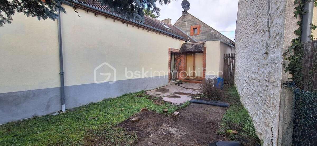 Maison à PRESSIGNY-LES-PINS