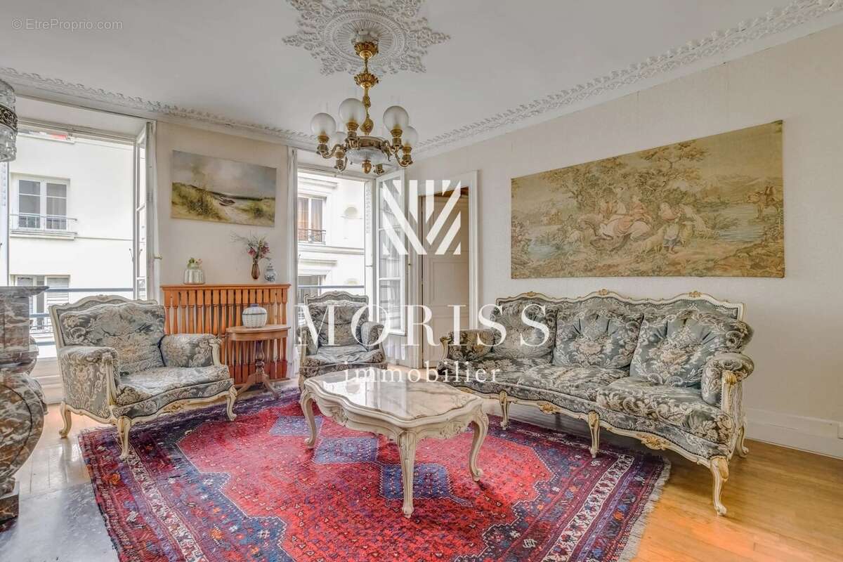 Appartement à PARIS-17E