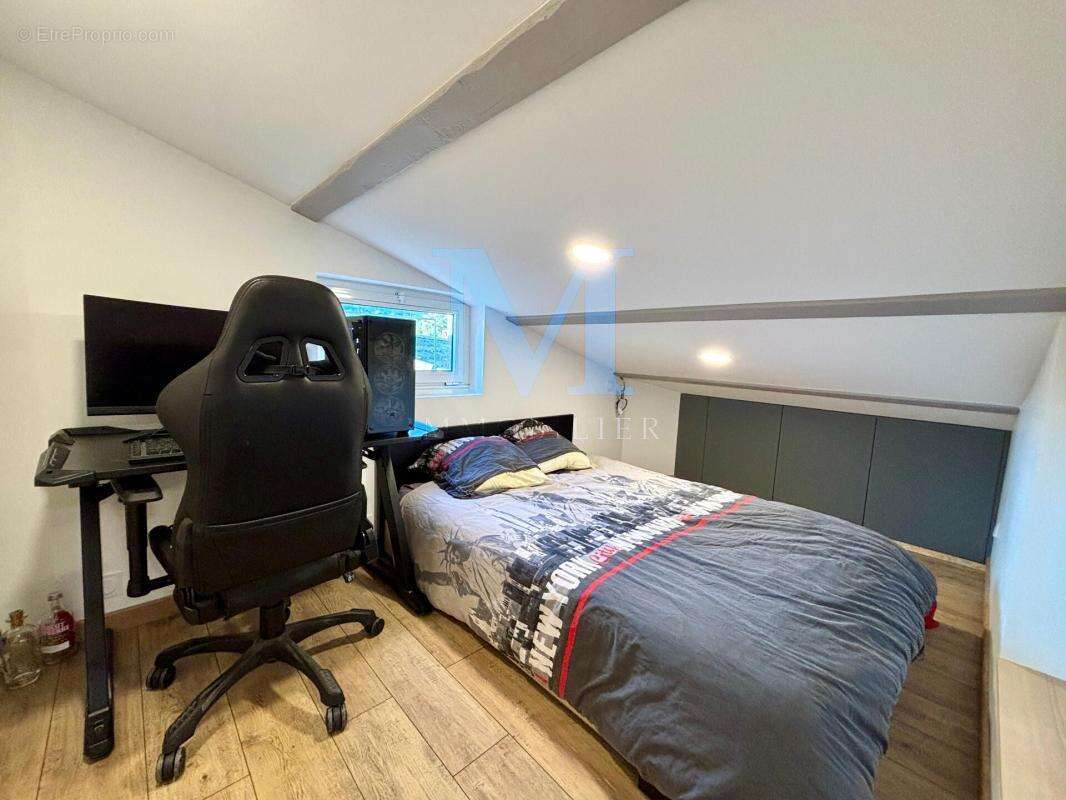 La Cadière-d’Azur À quelques minutes des plages : Magnifique maison de plain-pied de 177 m², lumineuse et sans vis-à-vis - photo 8