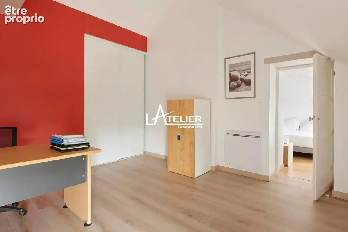 Longère en pierre, grand terrain, annexes et piscine - photo 15