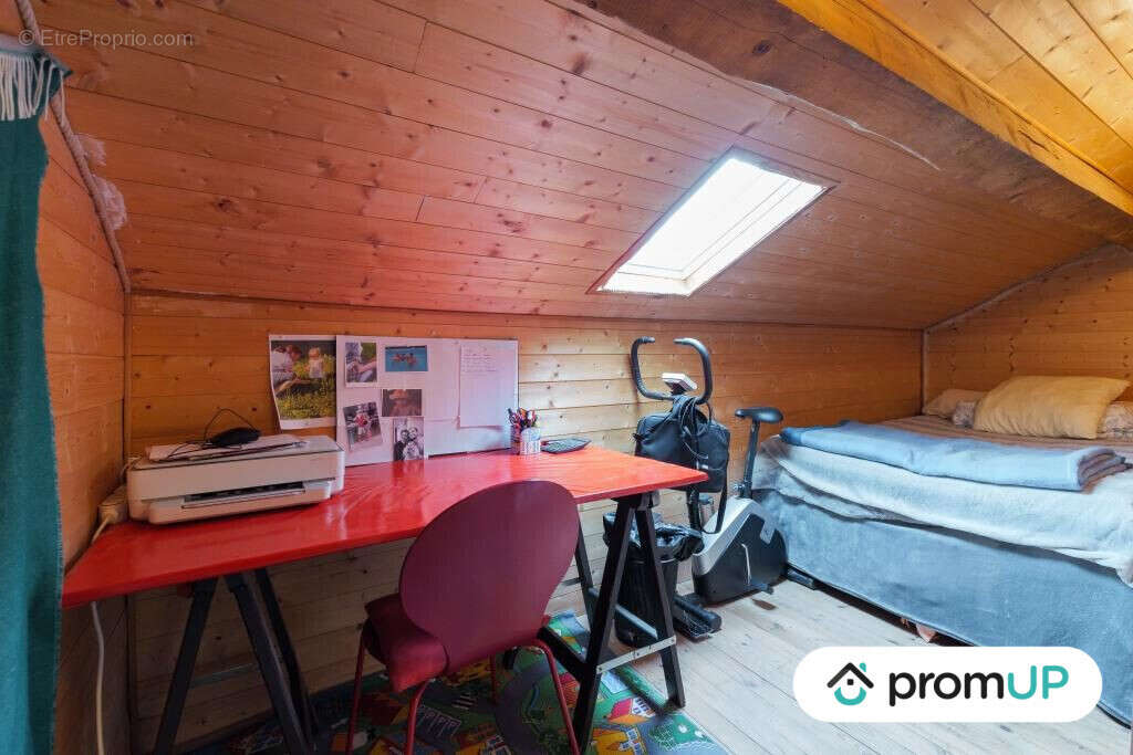 Maison à SAINT-ROMAIN-LE-PUY