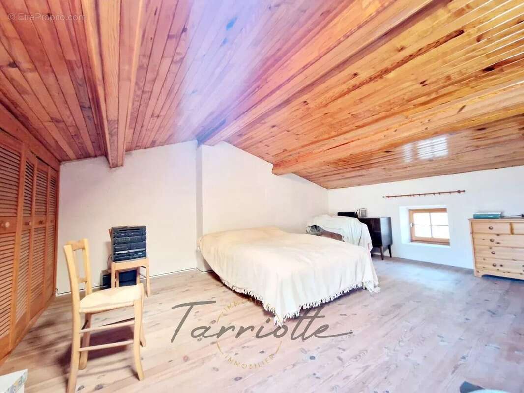 Appartement à ROCHEMAURE
