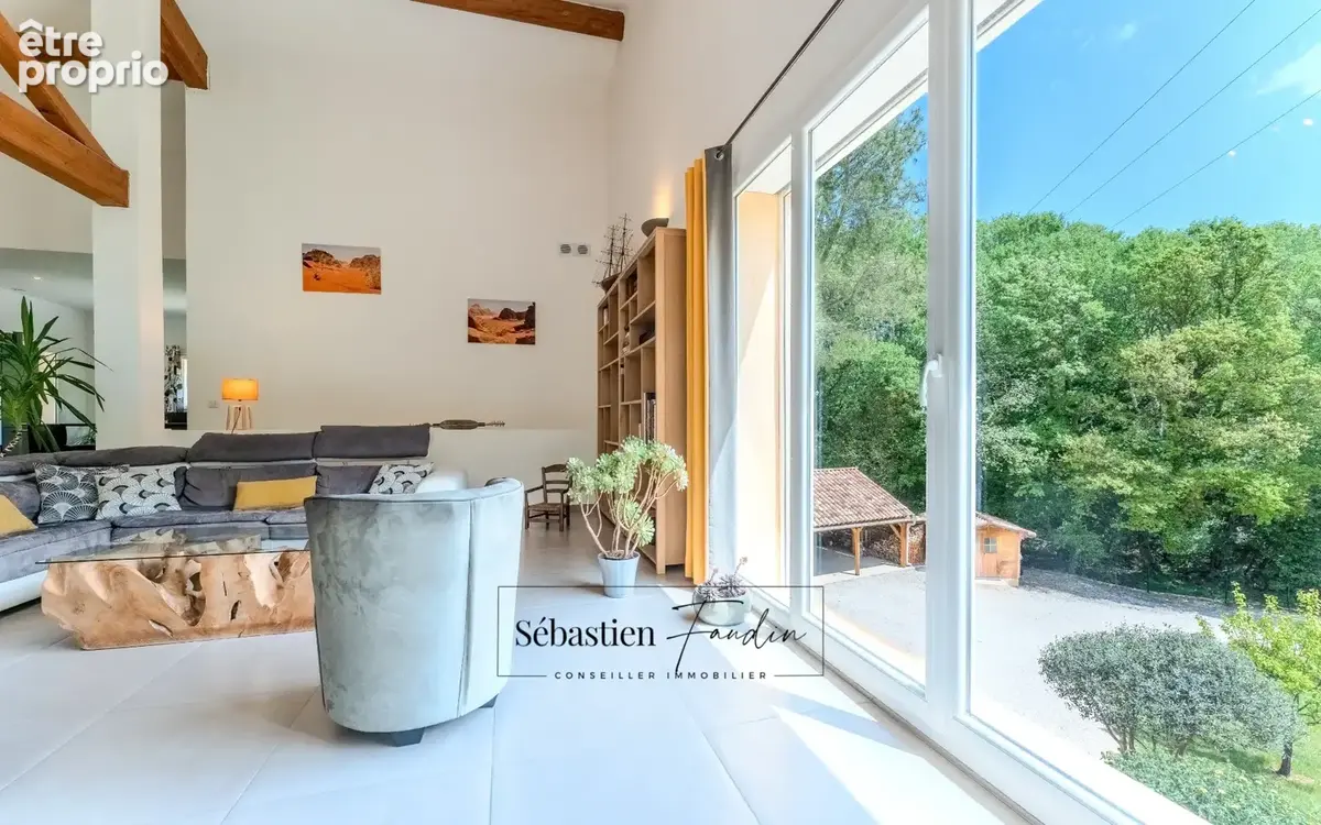 Domaine à vendre à Rousset à 15 minutes d'Aix-en-Provence - 8 000 m² - plusieurs logements - 262 m² habitables - calme absolu -  - photo 7