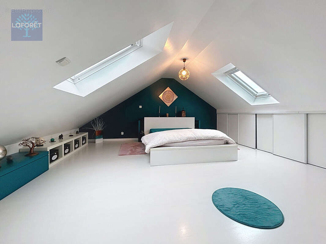 Maison à BAILLY-ROMAINVILLIERS