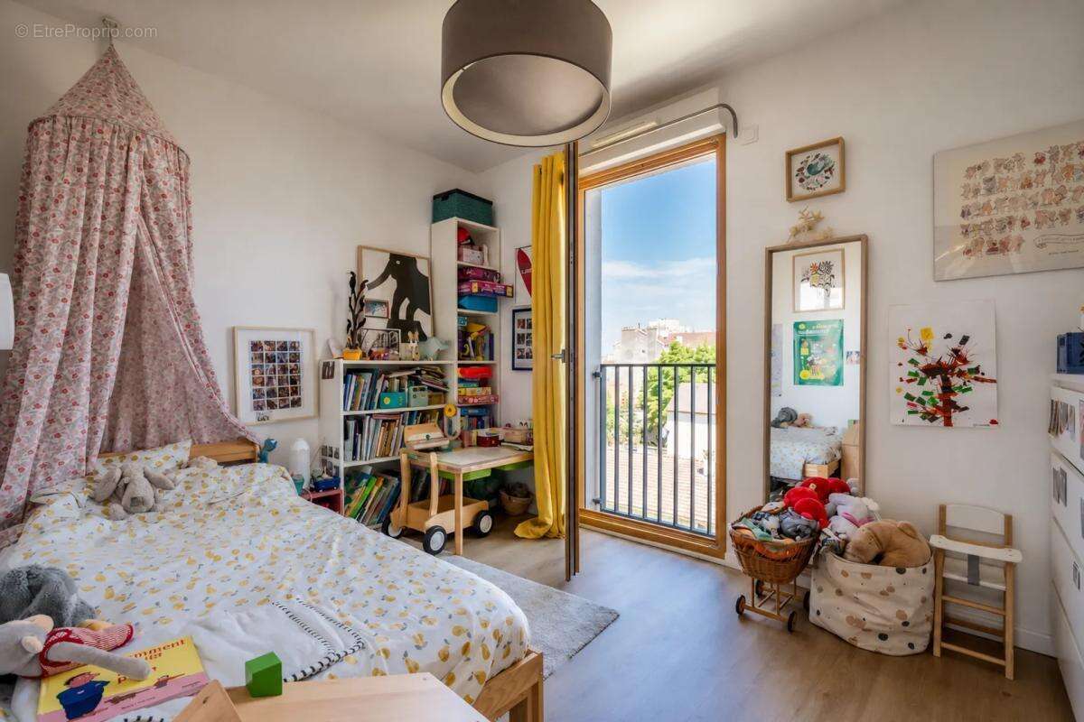 Dernier étage avec terrasse, parking et 3 chambres – T4 familial - photo 6