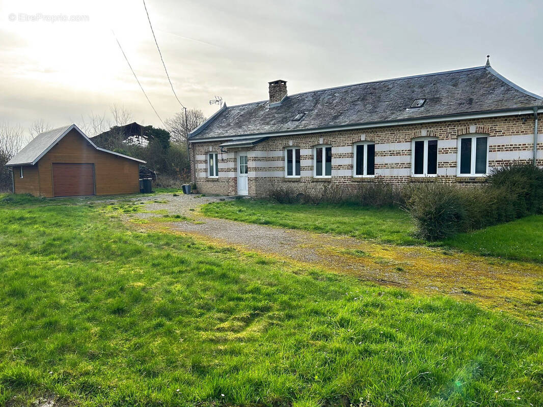 Maison à MESNIL-DOMQUEUR
