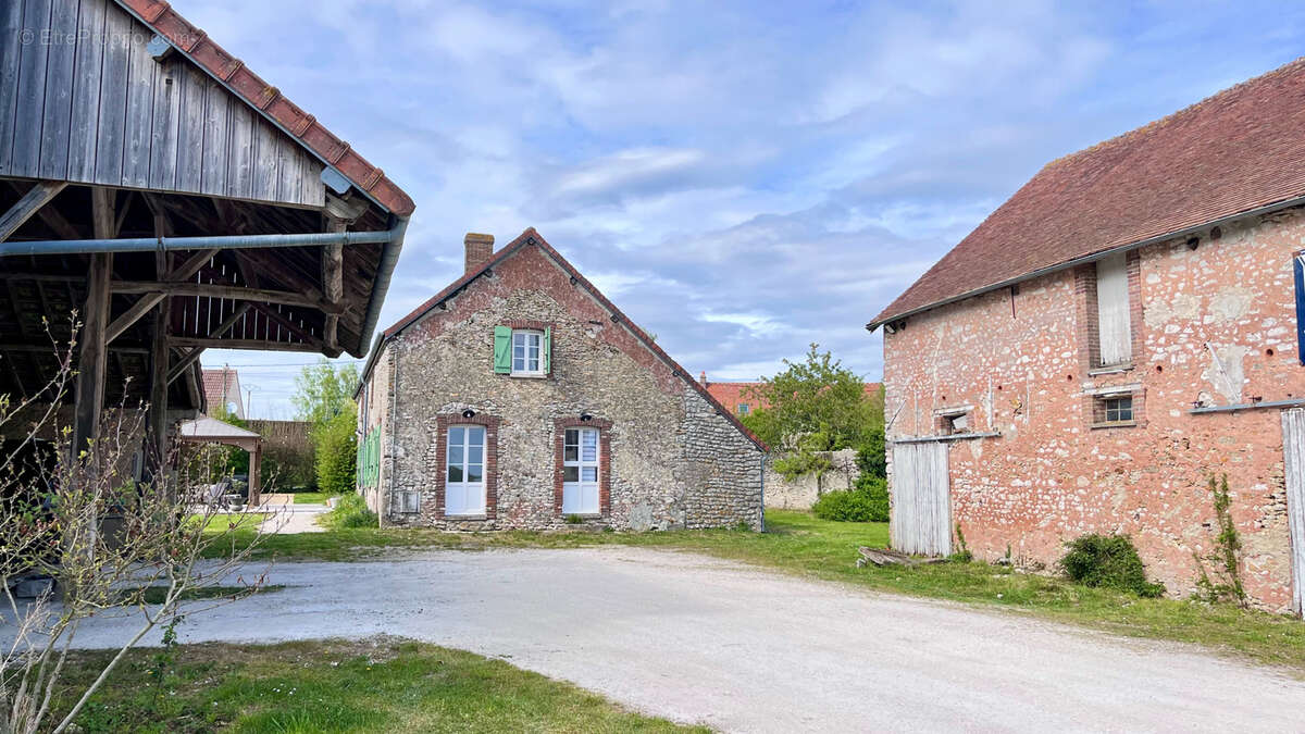 Maison à BANNOST-VILLEGAGNON