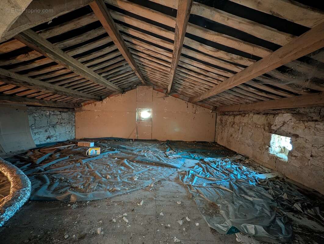 Maison de campagne avec deux chambres, grange et vue magnifique - photo 17