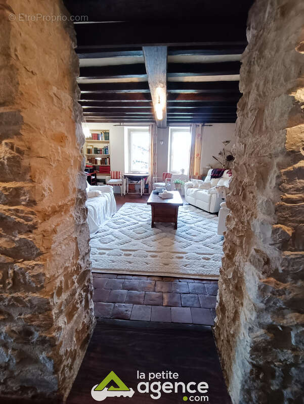 Maison à PRECY