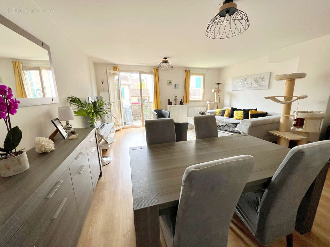 Appartement à HOUDAN