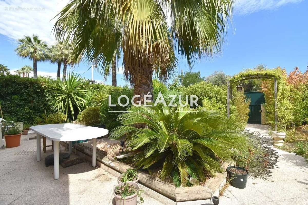 Appartement à VALLAURIS