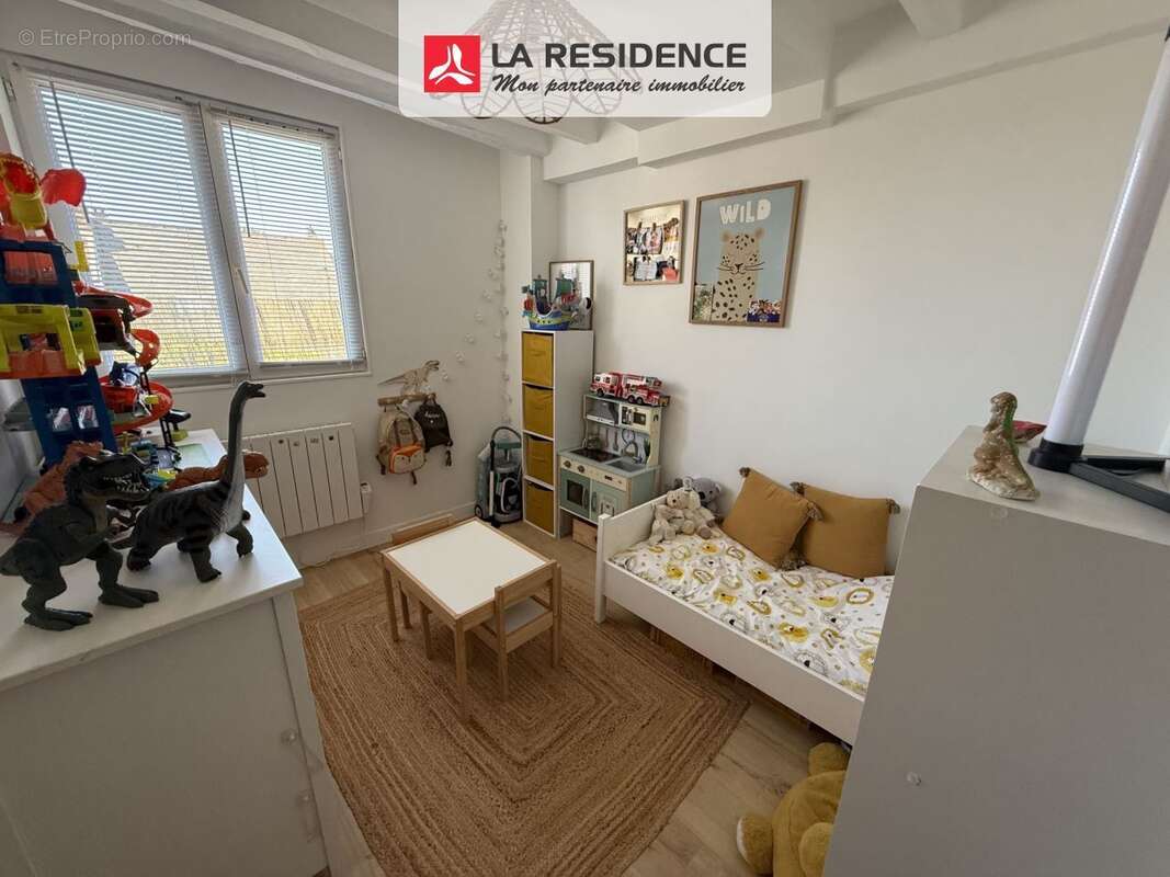 Appartement à FRENEUSE
