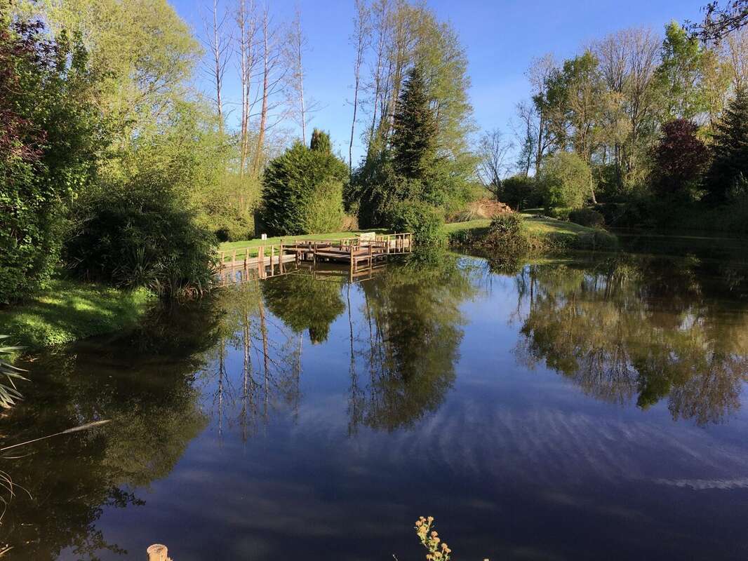 Terrain à MONTFORT-LE-GESNOIS
