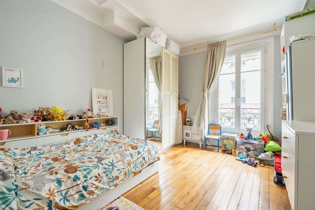 Appartement à PARIS-18E