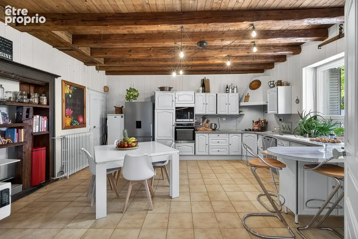 Trévignin - Grande bâtisse de charme aux multiples possibilités - photo 8
