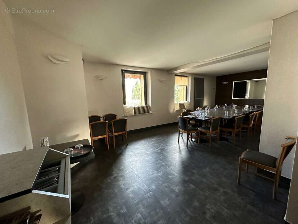 Commerce à SAINT-NABORD