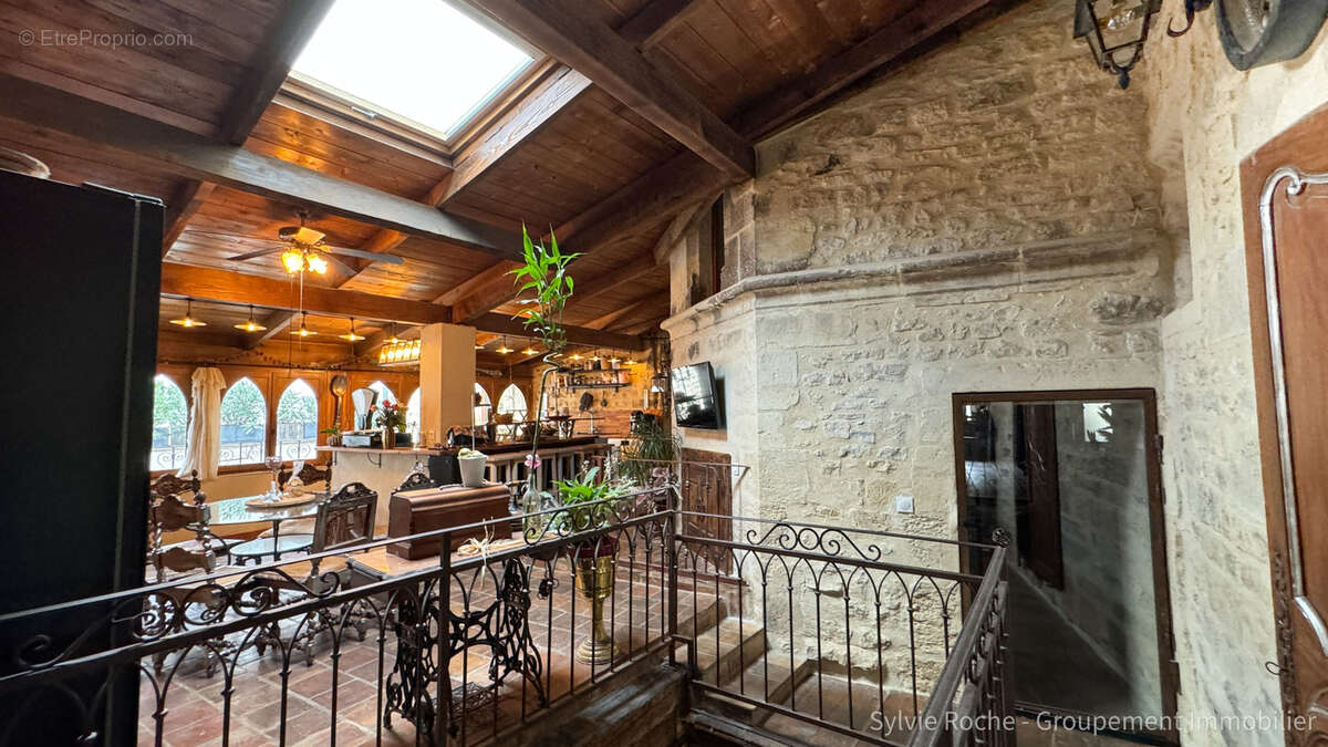 Maison à CADEROUSSE